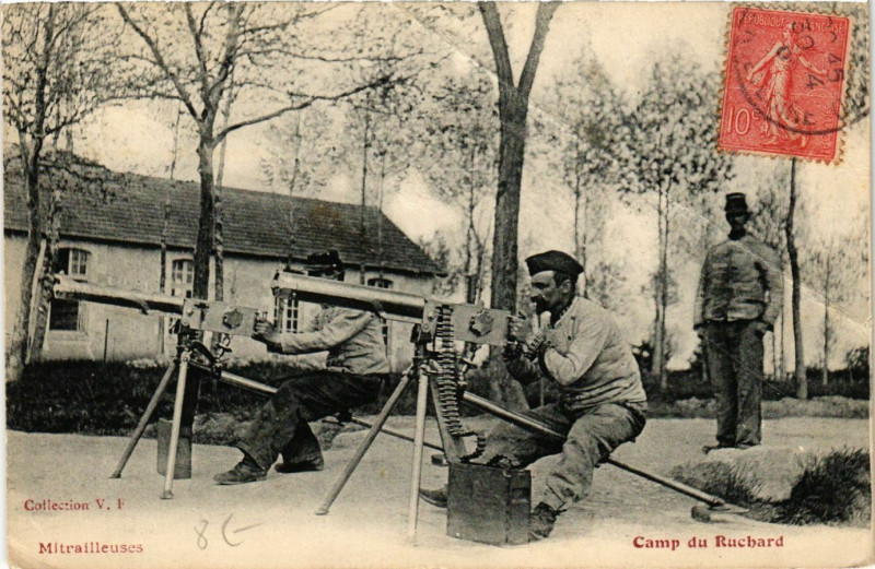 Carte postale ancienne Mitrailleuses - Camp du Ruchard