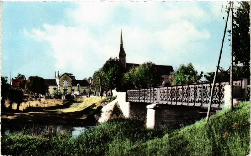 Carte postale ancienne Pruniers - Le Pont