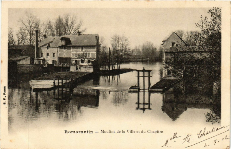 Carte postale ancienne Romorantin - Moulins de la Vile et du Chapitre