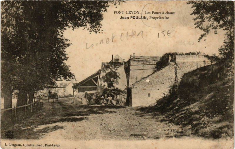 Carte postale ancienne Pont-Levoy - Les Fours a chaux - Jean Poulain Proprietaire