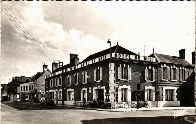 Carte postale ancienne En Sologne . . . - Salbris - Hotel du Midi à Salbris