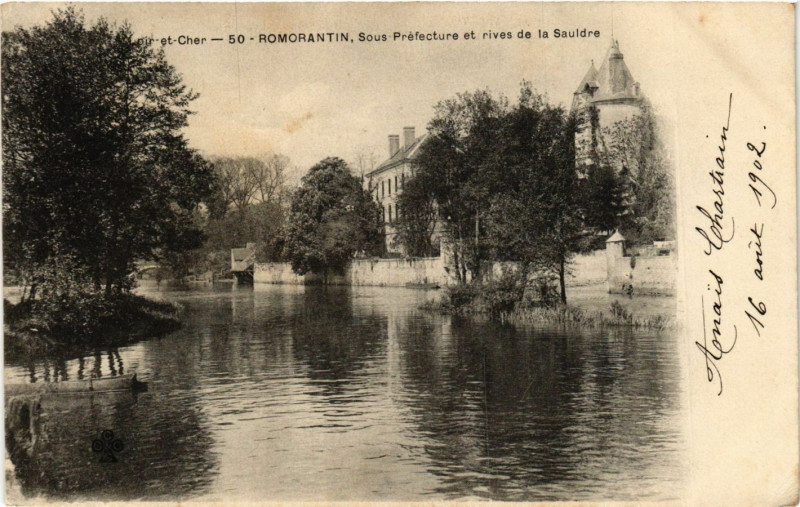 Carte postale ancienne Romorantin Sous Prefecture et rives de la Sauldre