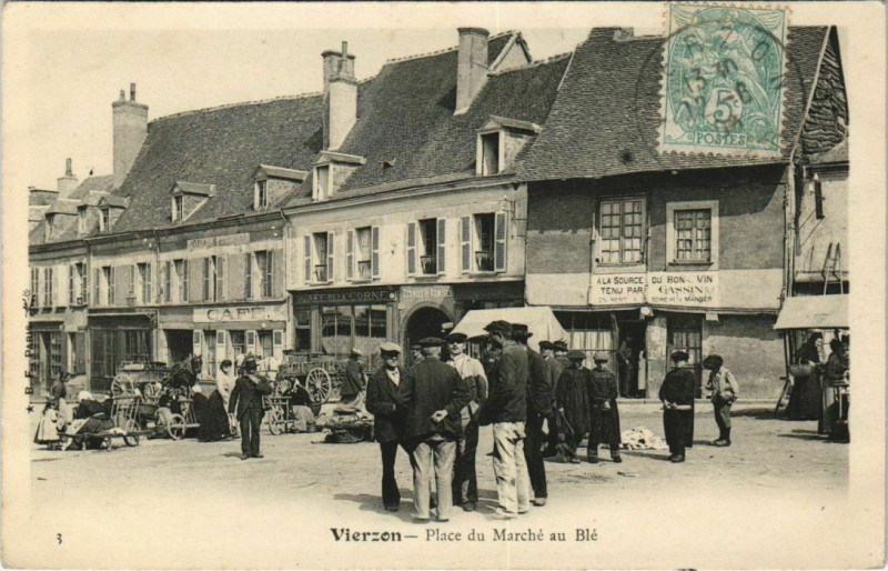 Carte postale ancienne Vierzon Pace du Marché au Blé à Vierzon