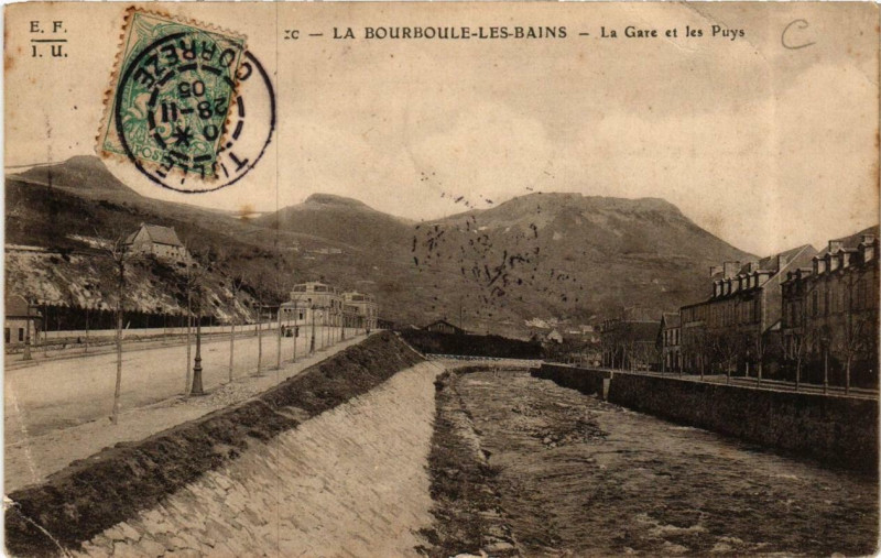 Carte postale ancienne La Bourboule La Gare et les Puys à La Bourboule