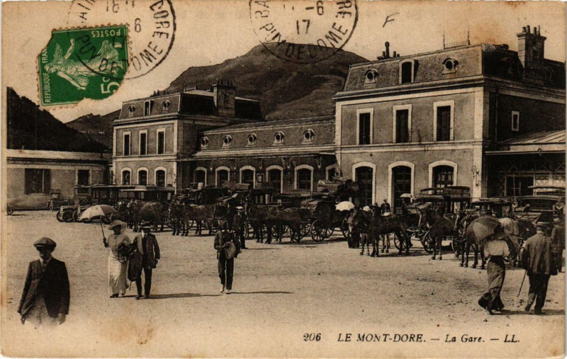 Carte postale ancienne Le Mont-Dore La Gare à Mont-Dore