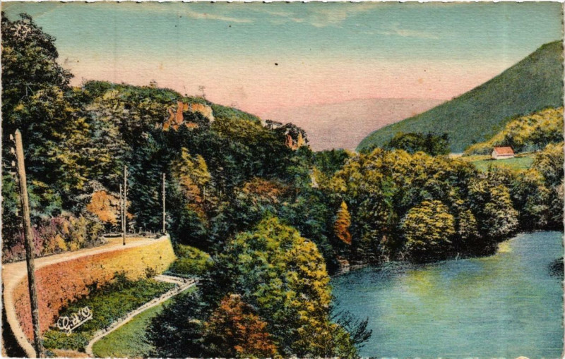 Carte postale ancienne La Bourboule Lac du Barrage Vallée de la Dordogne à La Bourboule