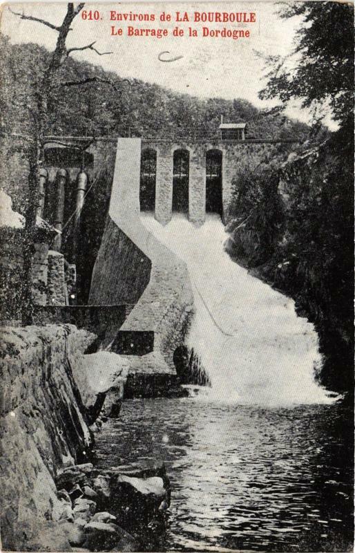 Carte postale ancienne La Bourboule Le Barrage de la Dordogne à La Bourboule