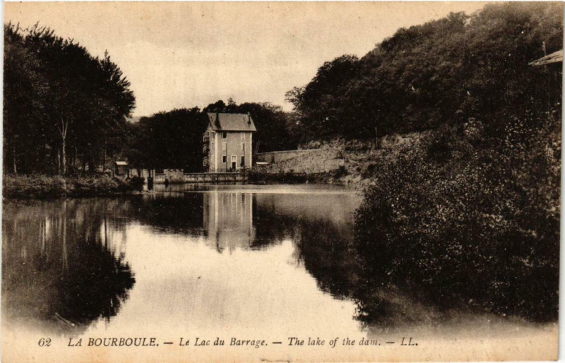 Carte postale ancienne La Bourboule Le Lac du Barrage à La Bourboule