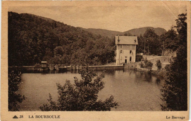 Carte postale ancienne La Bourboule Le Barrage à La Bourboule