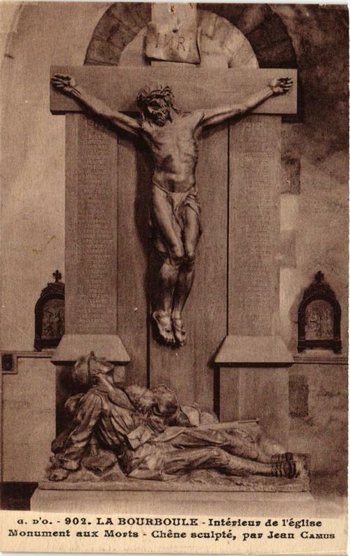 Carte postale ancienne La Bourboule Intérieur de l'Eglise Monument aux Morts à La Bourboule