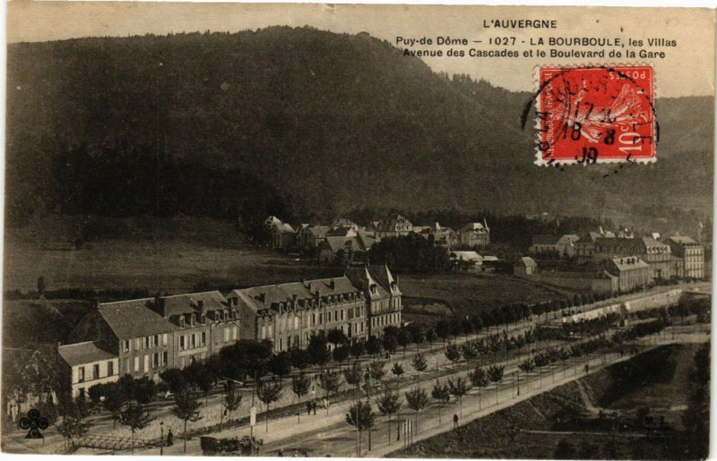 Carte postale ancienne La Bourboule les Villas Avenue des Cascades et le Boulevard de la.. à La Bourboule