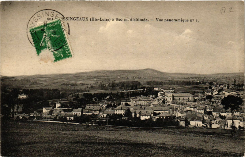 Carte postale ancienne Yssingeaux a 860 m d'altitude - Vue panoramique à Yssingeaux