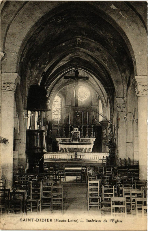 Carte postale ancienne Saint-Didier - Interieur de l'Eglise