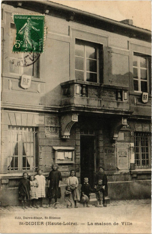 Carte postale ancienne Saint-Didier - La Maison de Ville