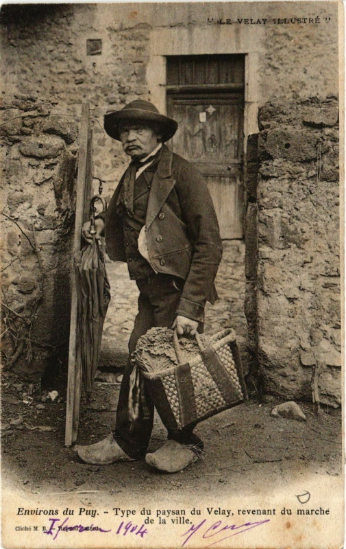 Carte postale ancienne Velay - Le Puy - Type du Paysan du Velay - Folklore