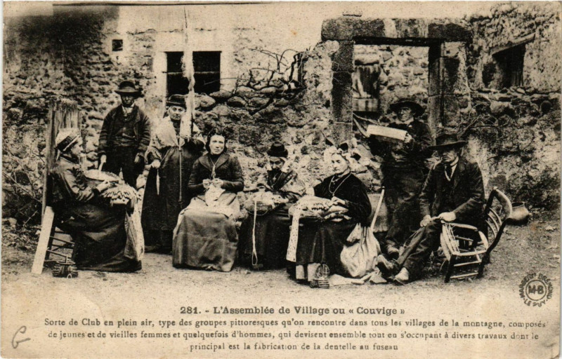 Carte postale ancienne L'Assemblée de Village ou Couvige - Folklore