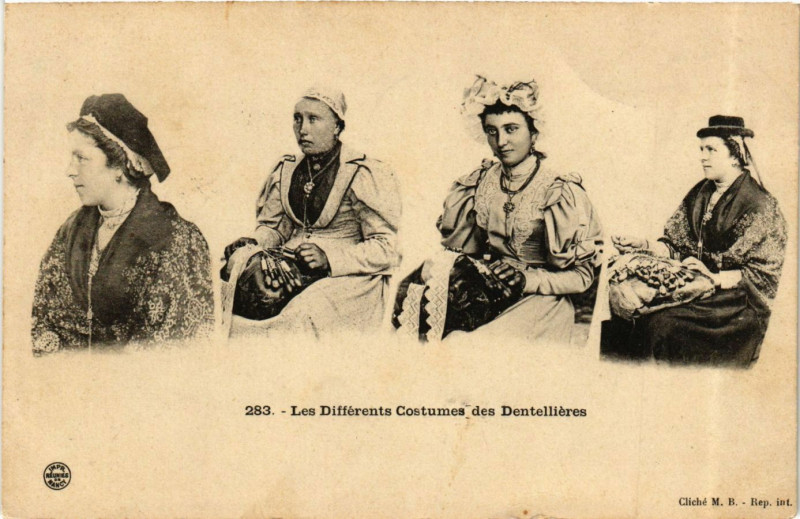 Carte postale ancienne Les Differents Costumes des Dentellieres - Folklore