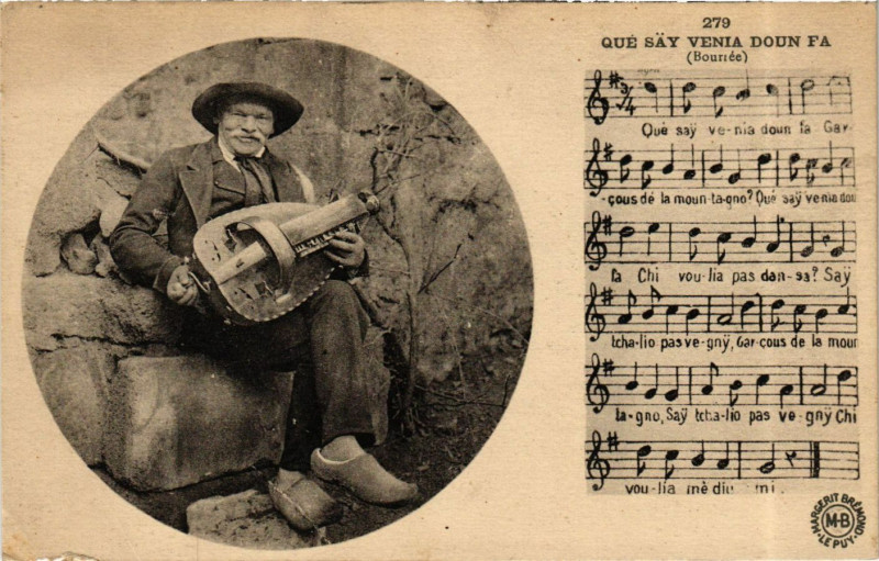 Carte postale ancienne Bourrée - Qué Say Venia Doun Fa - Folklore