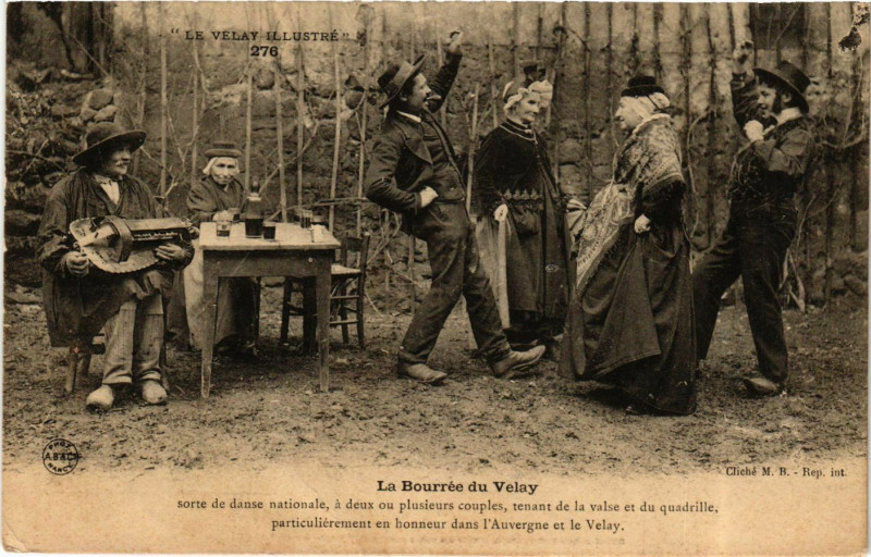 Carte postale ancienne Velay - La Bourrée du Velay - Folklore