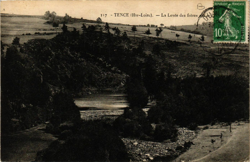 Carte postale ancienne Tence - La Levée des fieres à Tence