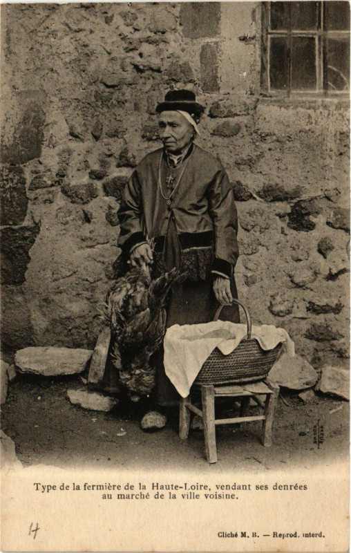 Carte postale ancienne Type de la fermiere de la Haute-Loire - Folklore