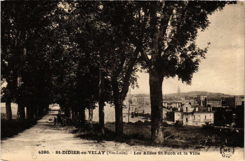 Carte postale ancienne Saint-Didier-la-Seauve - Les Allées Saint-Roch et la Ville