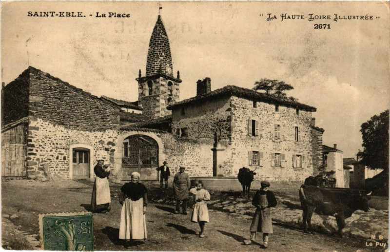 Carte postale ancienne Saint-Eble - La Place