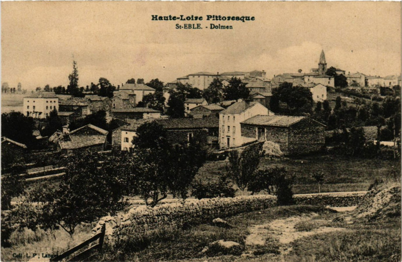 Carte postale ancienne Saint-Eble - Dolmen