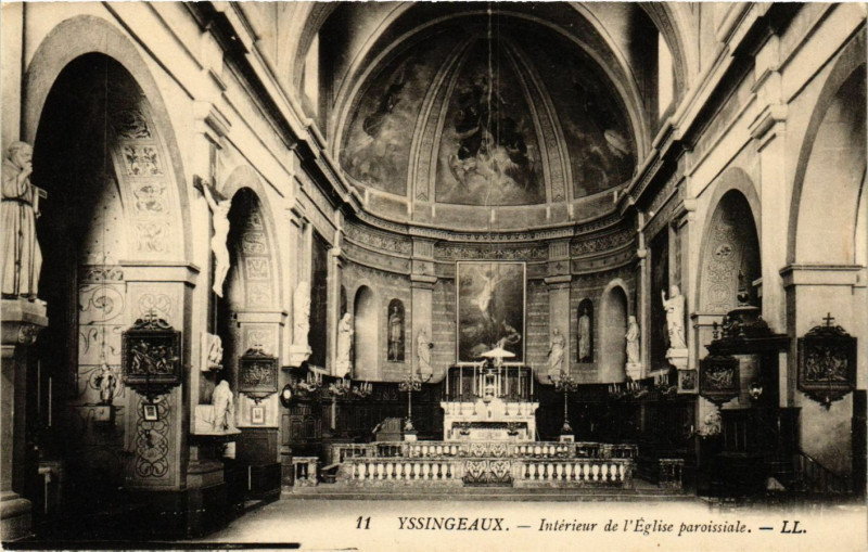 Carte postale ancienne Yssingeaux - Intérieur de l'Eglise paroissiale à Yssingeaux