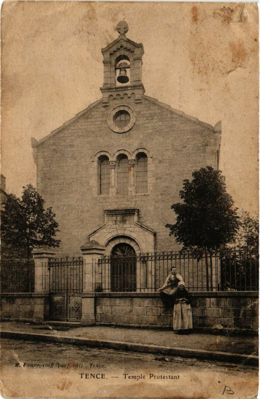 Carte postale ancienne Tence - Temple Protestant à Tence