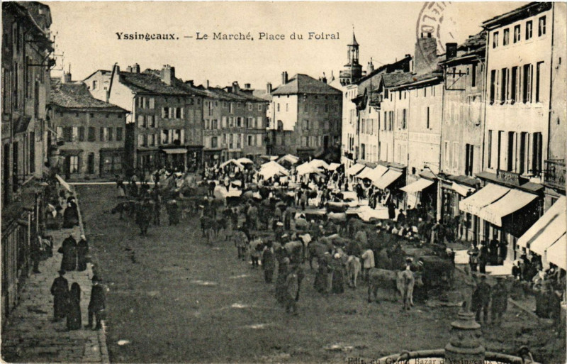 Carte postale ancienne Yssingeaux - Le Marché - Place du Foiral à Yssingeaux