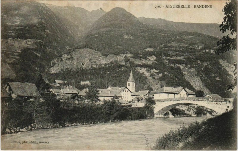 Carte postale ancienne Aiguebelle Randens - Vue