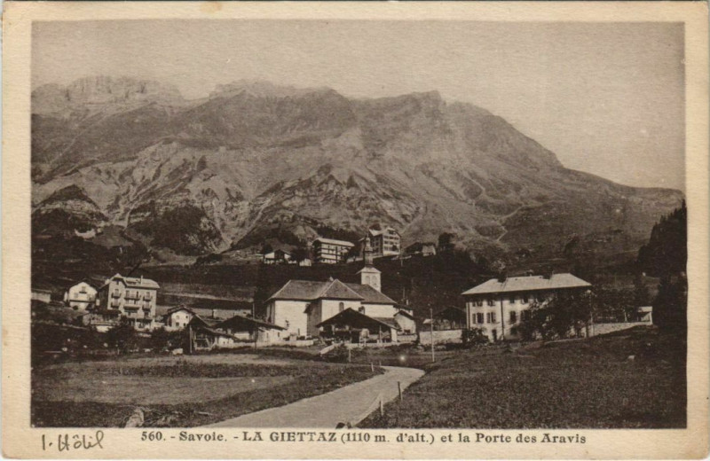 Carte postale ancienne La Giettaz et la Porte des Aravis à La Giettaz