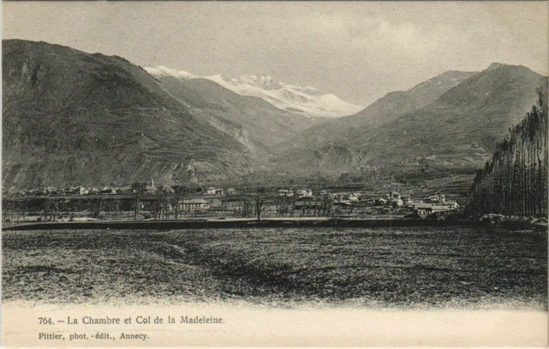 Carte postale ancienne La Chambre et Col de la Madeleine à La Chambre
