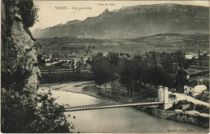 Carte postale ancienne Yenne Vue Generale à Yenne