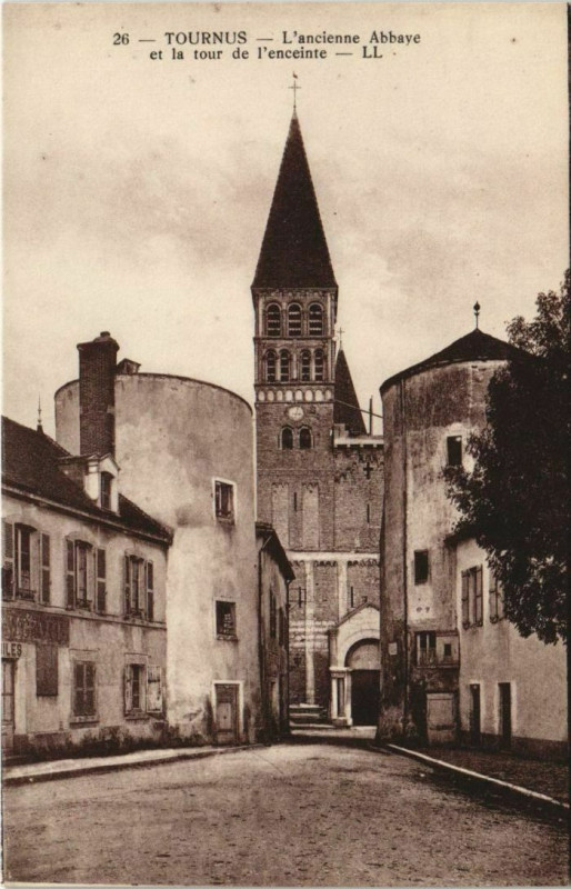 Carte postale ancienne Tournus L'ancienne Abbaye et la Tour France à Tournus