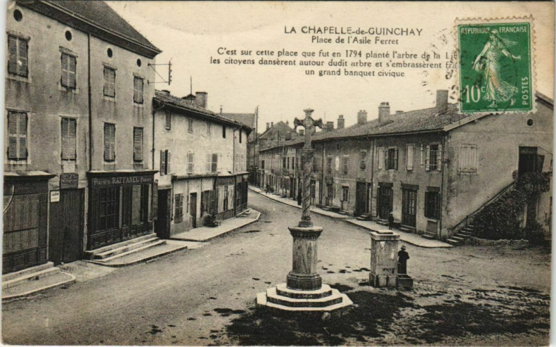 Carte postale ancienne La Chapelle de Guinchay Place de l'Asile Ferret France à La Chapelle-de-Guinchay