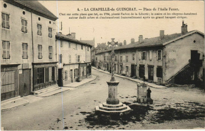 Carte postale ancienne La Chapelle de Guinchay Place de l'Asile Ferret France à La Chapelle-de-Guinchay