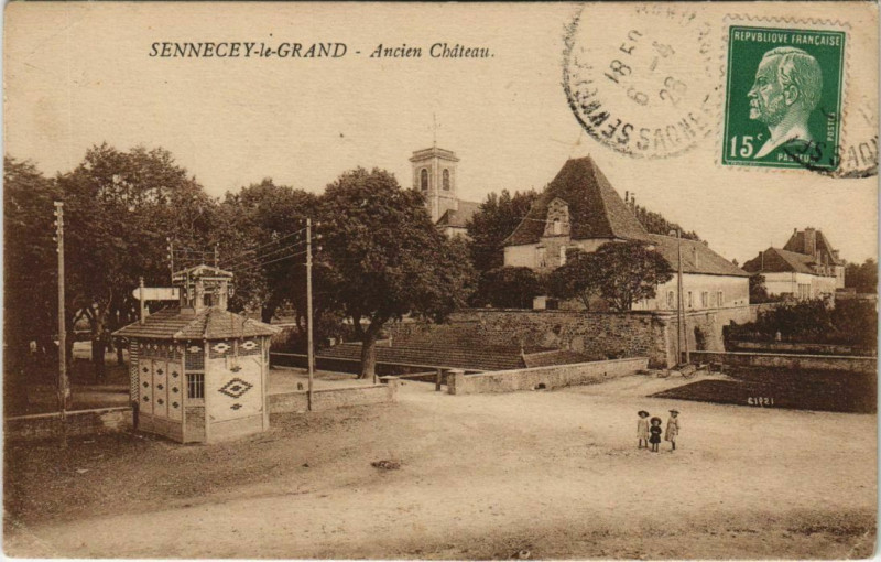 Carte postale ancienne Sennecey le Grand Ancien Chateau France à Sennecey-le-Grand
