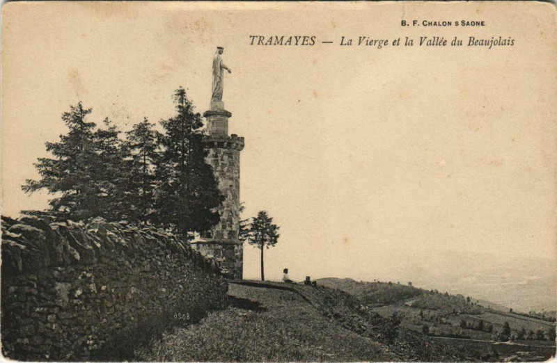 Carte postale ancienne Tramayes La Vierge et la Vallee du Beaujolais France à Tramayes