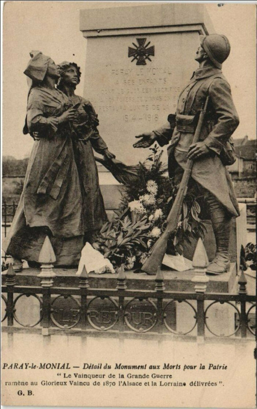 Carte postale ancienne Paray le Monial Detail du Monument aux Morts France à Paray-le-Monial