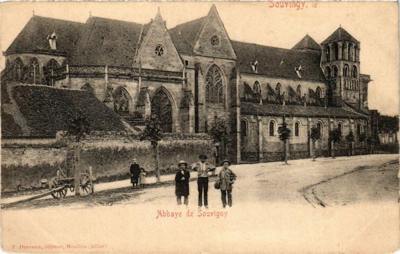 Carte postale ancienne Abbaye de Souvigny à Souvigny
