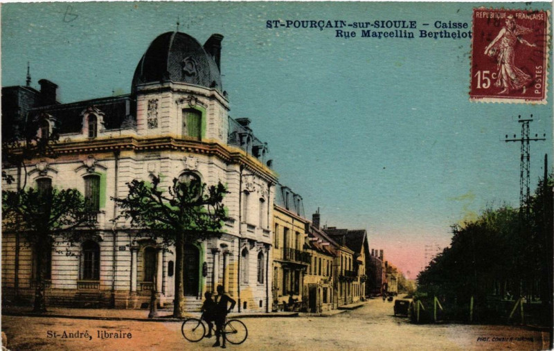 Carte postale ancienne Saint-Pourcain-sur-Sioule Rue Marcellin Berthelot à Saint-Pourçain-sur-Sioule