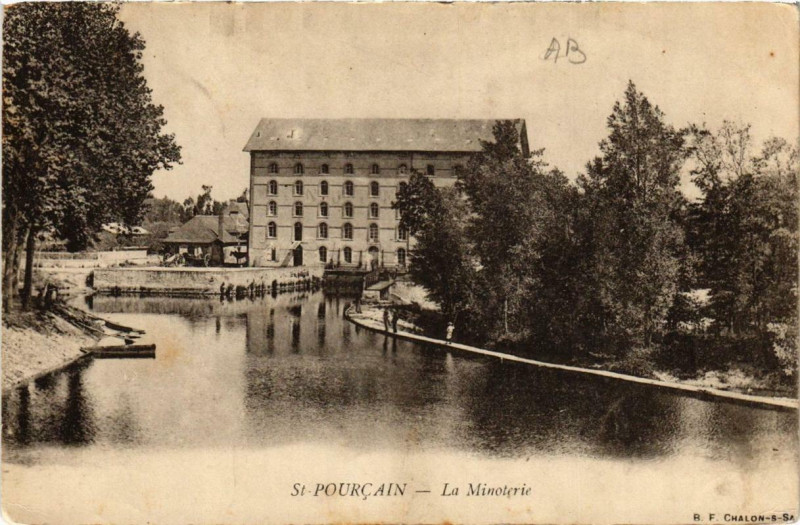 Carte postale ancienne Saint-Pourcain La Minoterie