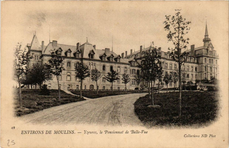 Carte postale ancienne Env. de Moulins YZEUREs le Pensionnat de Belle-Vue à Moulins