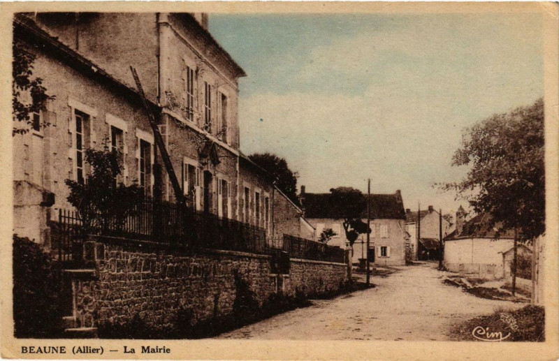 Carte postale ancienne Beaune La Mairie