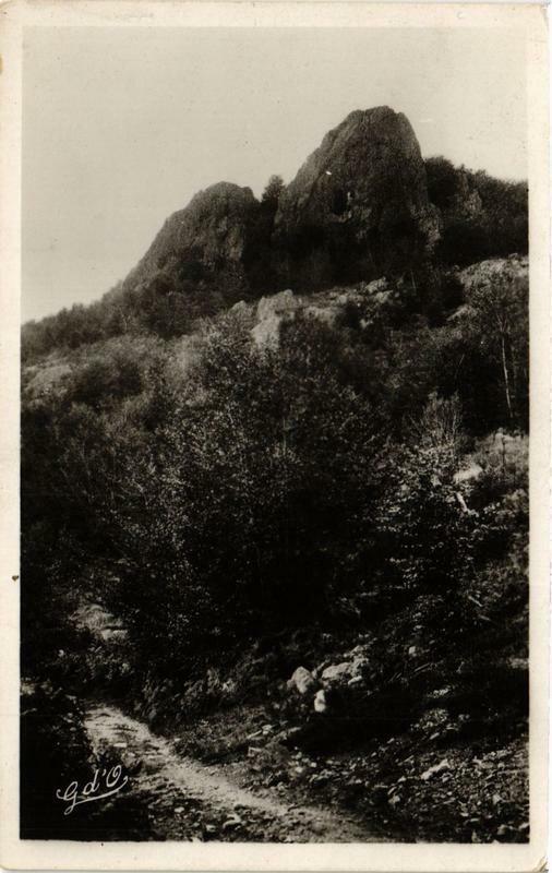 Carte postale ancienne Saint-Nicolas-des-Biefs La Pierre-Chatel à Saint-Nicolas-des-Biefs