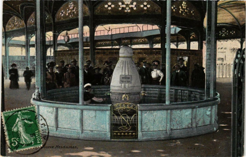 Carte postale ancienne Vichy Source Mesdames à Vichy