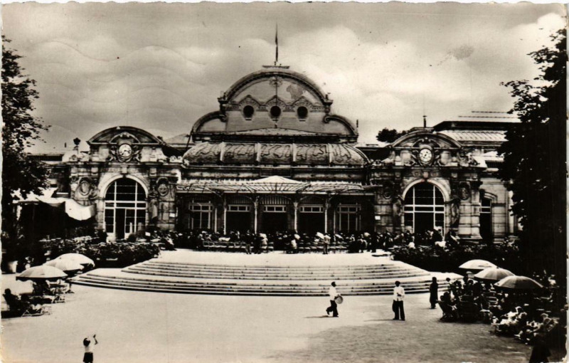 Carte postale ancienne Vichy Le Grand Casino à Vichy