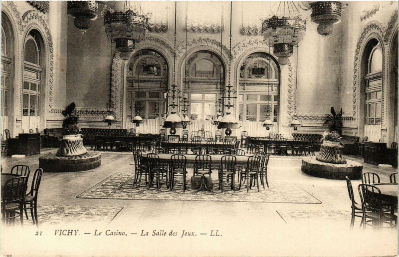 Carte postale ancienne Vichy Le Casino La Salle des Jeux à Vichy